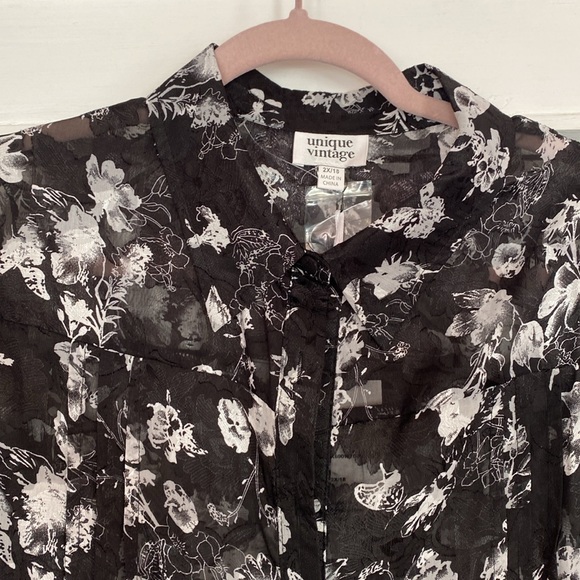 NWT Unique Vintage Button Up - Picture 2 of 6